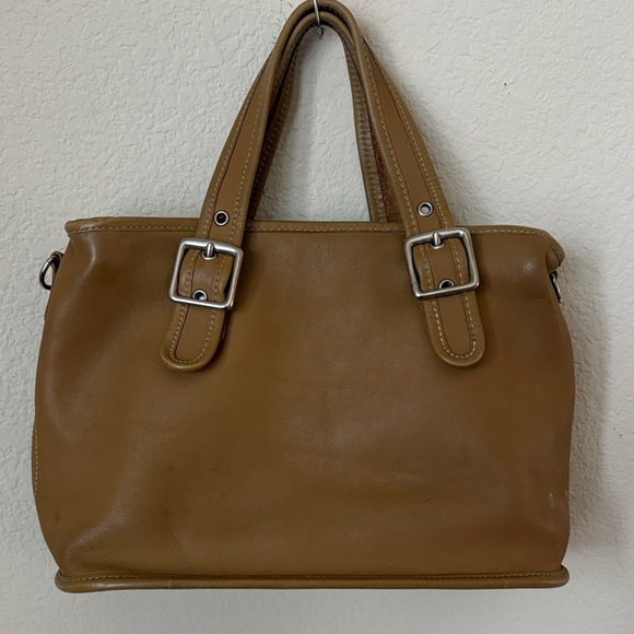 Handbags - Elegant Tan Leather Handbag
